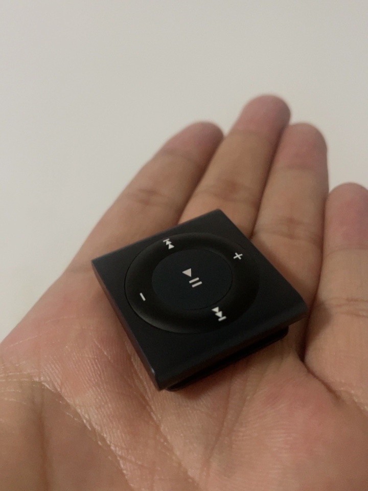 未開封 Apple 第4世代 iPod shuffle 2GB ブルー MC75