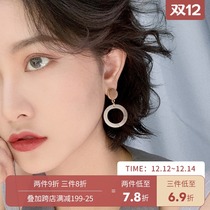 French advanced sense circle ring ring net red retro Port wind cold wind all-round ear clip no ear hole female autumn and winter