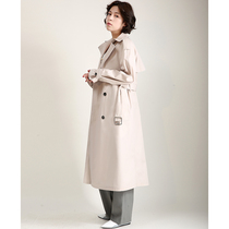 NZ Yinglun Wind High-end Atmosphere Over Kneecap Lace to collect waist in long section Double-row buttoned rice white windsuit Women jacket Spring and autumn