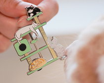 CatsCitys surrounding cat crawling metal badge cat chest pin cat slave decoration seal creative accessories