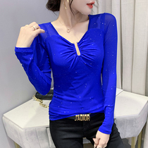 Europe station 2022 autumn and winter new sexy V-collar T-shirt woman long sleeve tight fit on top of clothing foreign air mesh yarn undershirt