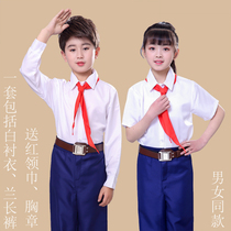 Young children blue pants old military suit students know Qingfang Hua eleven national day red song band Lei Feng performed suit