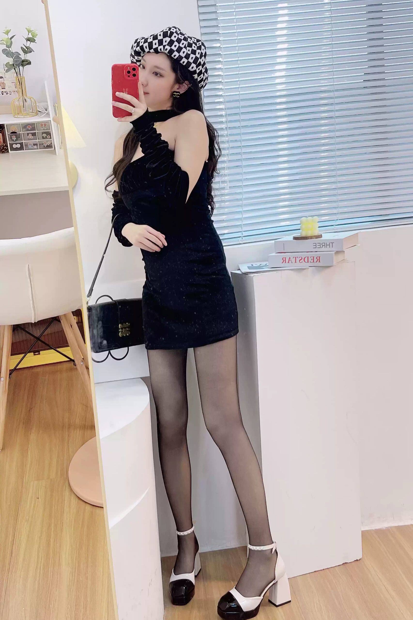 小野和子冬季黑丝光腿神器 加绒双层设计保暖不臃肿 替换装方便实用