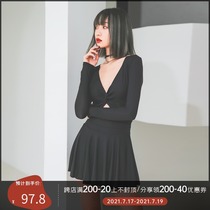 Junior Qi new black one-piece skirt conservative belly thin long sleeves sunscreen split hot spring swimsuit women