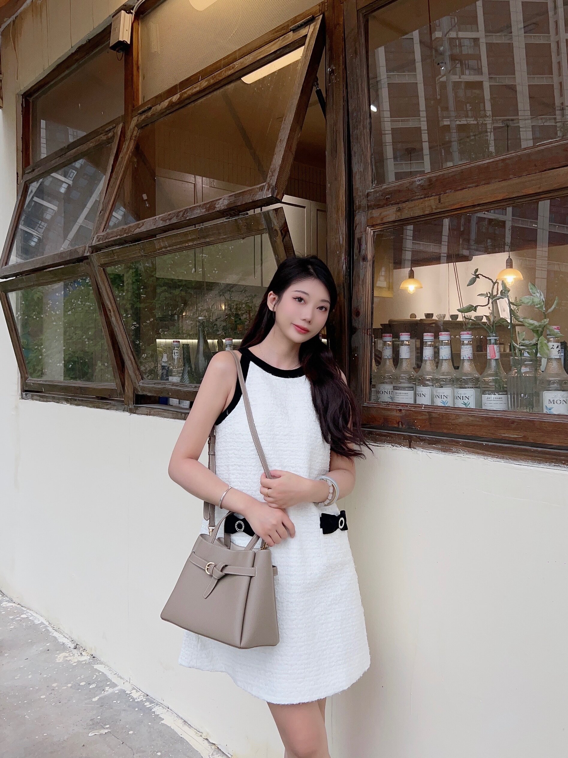 百丽质感真皮大容量托特包 牛皮材质高级耐磨 大容量装下电脑文件