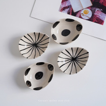 SLX Forest Bear Nordic Minimalist Style Hand Painted Glazed Black And White Ceramic Small Butterfly Flavoured Dish Cutlery Mustard