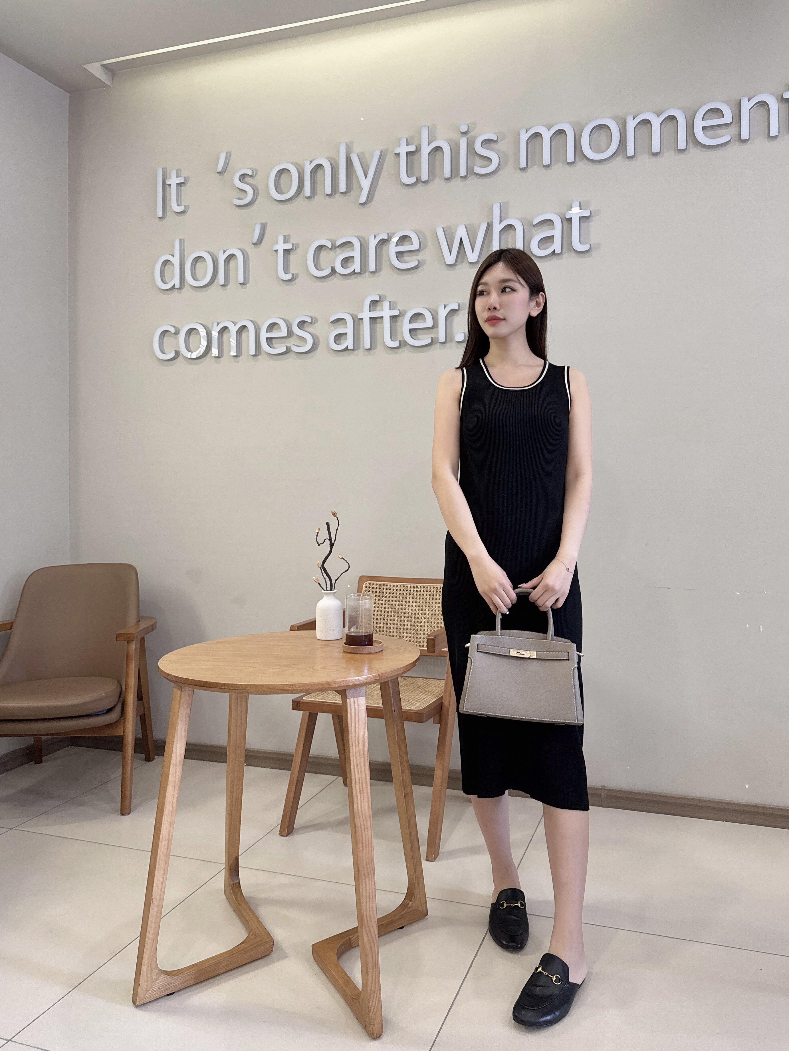 百丽鎏金岁月凯莉包 质感牛皮高级耐磨 大容量通勤 妈妈包婚包两用