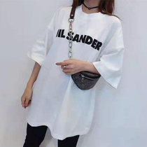 jil sander short sleeve T-shirt should be taken with the same large logo letters printed loose and compassionate