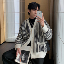 Hualun Winter V-neck cardigan sweater jacket new 2021 explosive mens striped lazy wind outside wearing a knit shirt