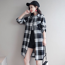 Cotton linen shirt woman long section 2022 spring and autumn in Korean version loose large code long sleeve linen plaid shirt thin jacket