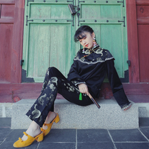 Huang Niuniu classmates original homemade Chinese style dragon jacquard modified cloud shoulder design top suit Autumn and winter women