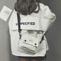 Canvas small bag female ins Korean students Joker shoulder bag fashion Hong Kong style retro trampoline net red shoulder bag