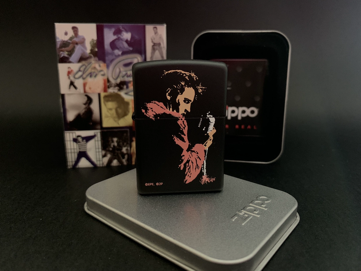 Nhạc và ban nhạc zippo nguyên bản 20863 Elvis Elvis kẻ đã đánh cắp micrô của tôi sơn câm màu đen - Micrô