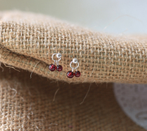Begonia still S925 sterling silver Hypoallergenic garnet mini stud earrings fresh literary earrings retro temperament