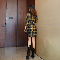 2021 new womens autumn dress temperament chic French niche senior design sense age-reducing shirt plaid dress