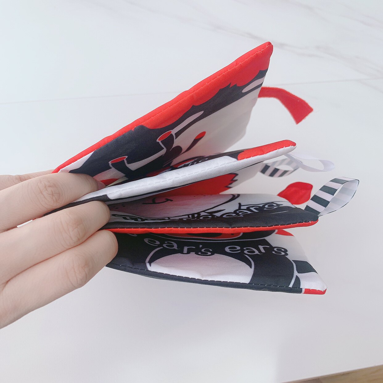 Детская книга из ткани 新生儿黑白红视觉标签触摸布书撕不烂可啃咬亲子互动色彩教育玩具 Other