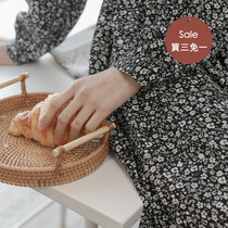 Buy three-free-one-flower-macho elastic waist design French style V neckline dress girl with small sub-a-character crushed flower skirt spring