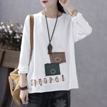 Han Soyi retro art early Autumn New embroidery patch top loose size round neck spring T-shirt women long sleeve