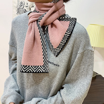  INS new Korean version of the small scarf womens autumn and winter fashion college style all-match warm knitted wool contrast color bib trend