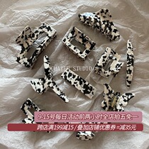 Chaifu studio F63 INS cold wind retro temperament cow color black and white acetic acid hairclip grab clip