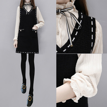 Autumn 2020 new suit female temperament thin autumn knitted skirt vest two-piece set of foreign atmosphere autumn and winter
