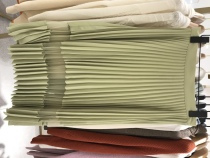 Womens 2019 spring MeCity New Ladies Fashionable stitching pleated skirt 559897 hang tag 599