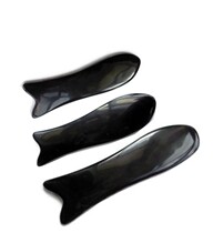 Special price Fish-shaped scraping plate Bull horn scraping plate Facial scraping plate fish tail-shaped scraping plate Black bull horn