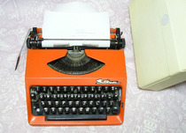 Mechanical typewriter factory production flying fish hand-held English typewriter nw