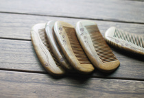 (Beautiful preface) light fragrant green sandalwood carved comb not only sold with clothes