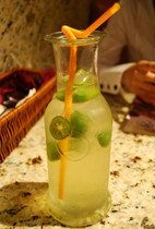 Transparent juice cup Glass beverage bottle Lemon cup milk tea bottle Creative cork bottle Guanshan bottle factory wholesale