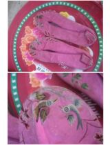 Special Price Republic Hand Powder Red Silk Embroidered Couple Birds Dance Shoes for a pair of old shoes The cultural collection of the old shoes