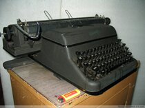 Western antique collection: German Rhine Company Rheinmetall large antique typewriter-