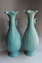 Five Dgeneration and Ten Kingdoms Zhou Chai Shizong Chai Rongchai kiln sky green glaze lotus leaf mouth jade pot Spring bottle as thin as paper