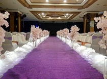 New wedding road lead props creative T platform yarn Snow yarn cotton cloud decoration welcome area layout Longzhu Road introduction