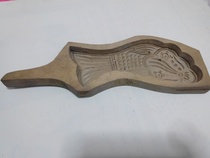 In the 1950s and 1960s hand-carved old seal large fish mold of cartridge wood cartridge wood card old object