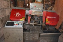 Professional Retrofit Fully Automatic Numerical Control Metal Band Saw Bed Repair Repair Old Saw Bed Retrofit Numerical Control Band Saw Bed
