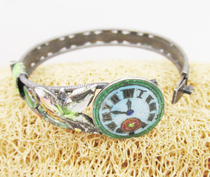 The exquisite table-shaped enamel-colored silver bracelet of the Republic of China~Songfa style Xinjiang Collection of old silverware series