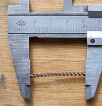 Maintenance improvement of the 35 mm standard spring is suitable for various flip lighters such as Zorro thieves and ground stands