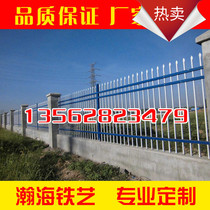 Hot-dip galvanized guardrail Zinc steel guardrail Community fence Villa courtyard guardrail School courtyard wall guardrail fence