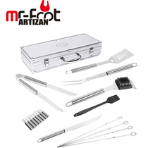 Mai Tu outdoor aluminum boxed 18-piece set of barbecue tools Stainless steel set of barbecue clips Shovel brush fork combination outlet