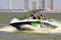  FRP luxury motorcycle speedboat Yacht High-speed boat Fishing boat Fishing boat Fish boat can be equipped with outboard machine