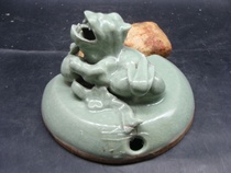 Longquan Kiln Plum and Green Lion Aroma cover handicraft collection heavy ware