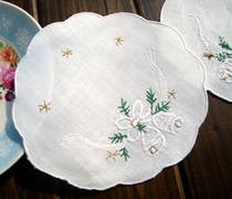 Style Princess foreign trade cotton embroidered retro fabric coaster White 13CM round fresh small bell value