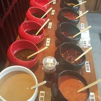 Ceramic hot pot sauce bowl slanted bowl colored Korean fruit salad buffet tableware spherical cup seasoning Bowl