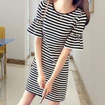 Spring and summer new minimalist loose lotus leaf sleeve T-shirt dress black and white striped round collar short sleeve long-length student blouse woman