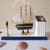 Mediterranean style solid wood sailing boat ornaments fashion wooden crafts Wooden sailing pen holder Creative pen holder
