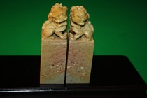 In the 70s the old natural Shoushan stone lion chapter seal study Town ruler hand-held ornaments