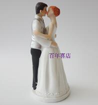 Resin Crafts Fittings Romantic Kiss Gym Bride Cake Decoration Wedding Prop New Room Decoration