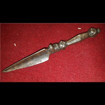 (this first Buddha) The hidden ancient monastery passed down the Tiettochia auspicious knot magician Pumba pestle King Kong