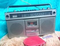  Vintage Sharp Radio 5300